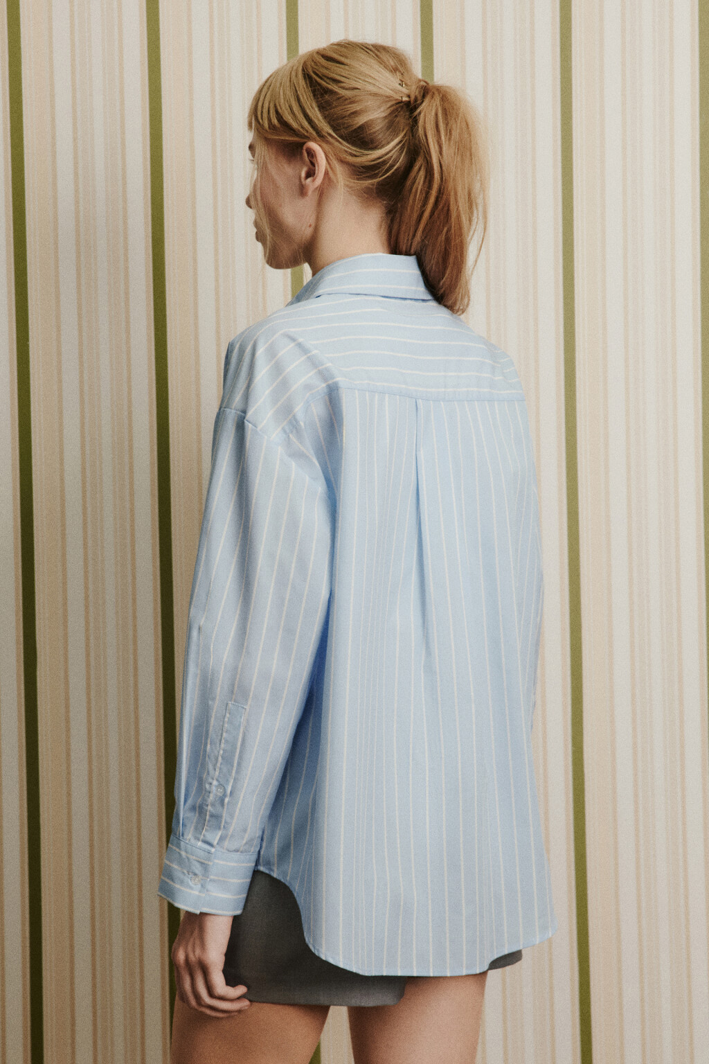 Рубашка oversize в полоску - цвет голубой - 5