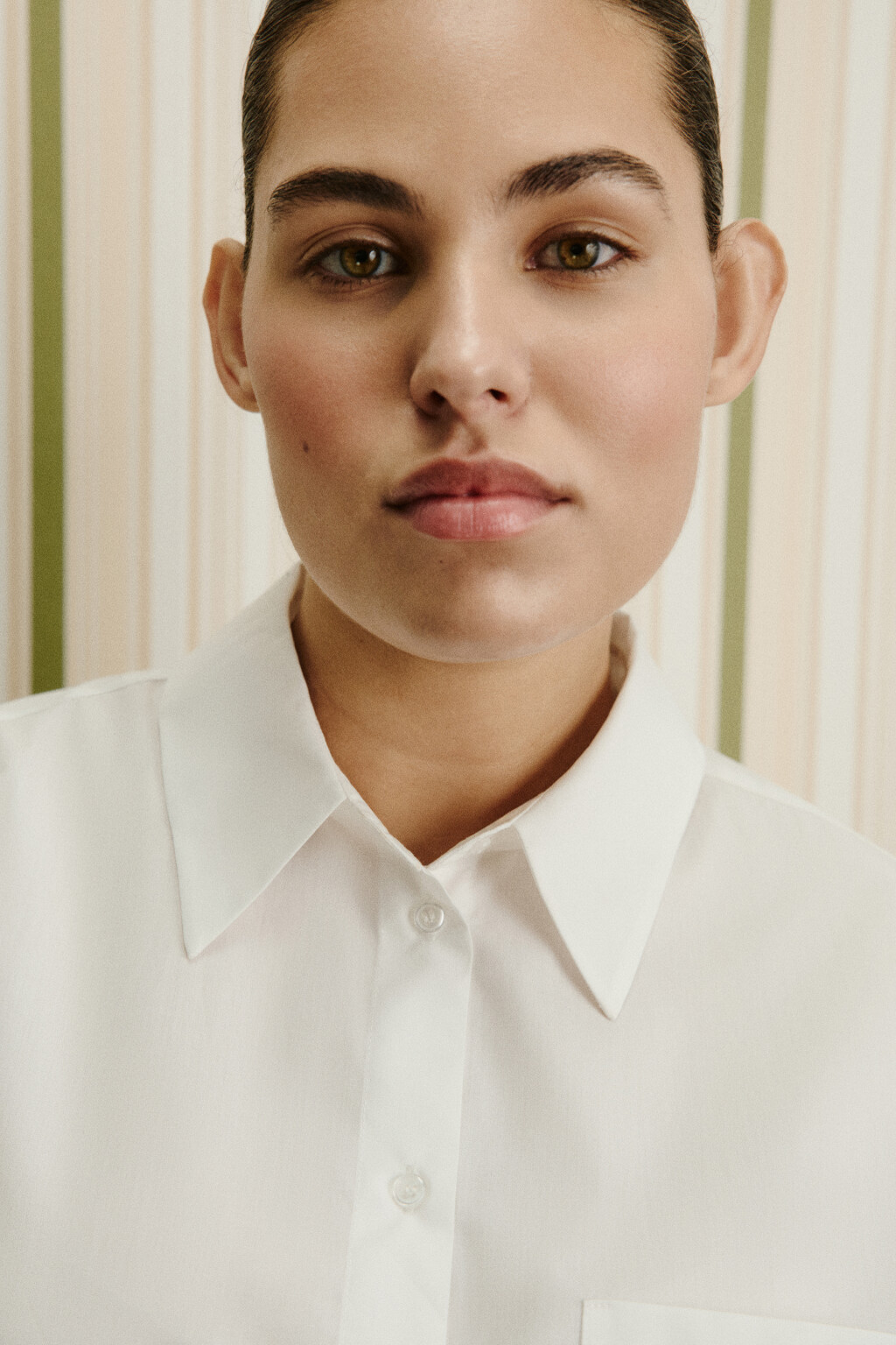 Рубашка oversize с карманом больших размеров - цвет белый - 6