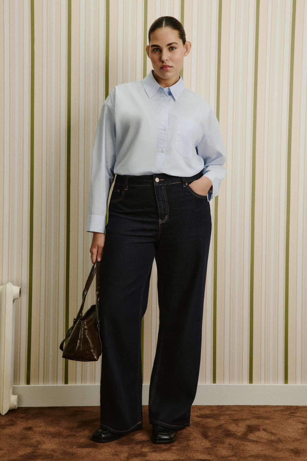 Рубашка oversize с карманом больших размеров - цвет белый - 6