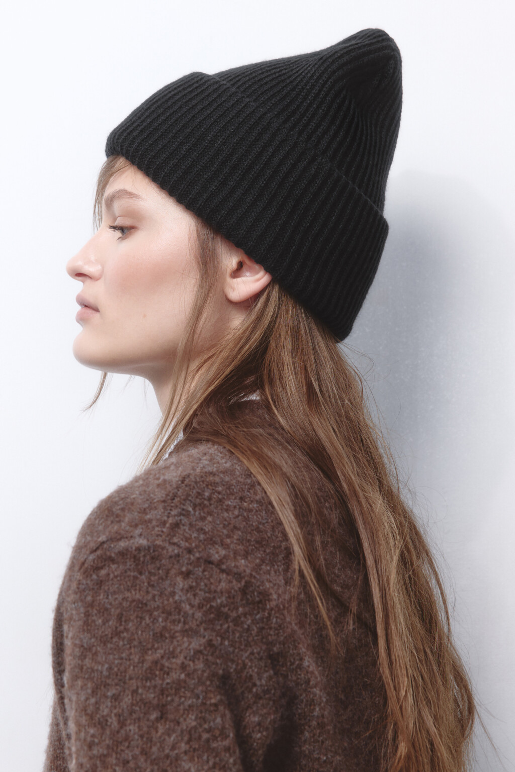 Шапка-бини из переработанных материалов - цвет черный - 2