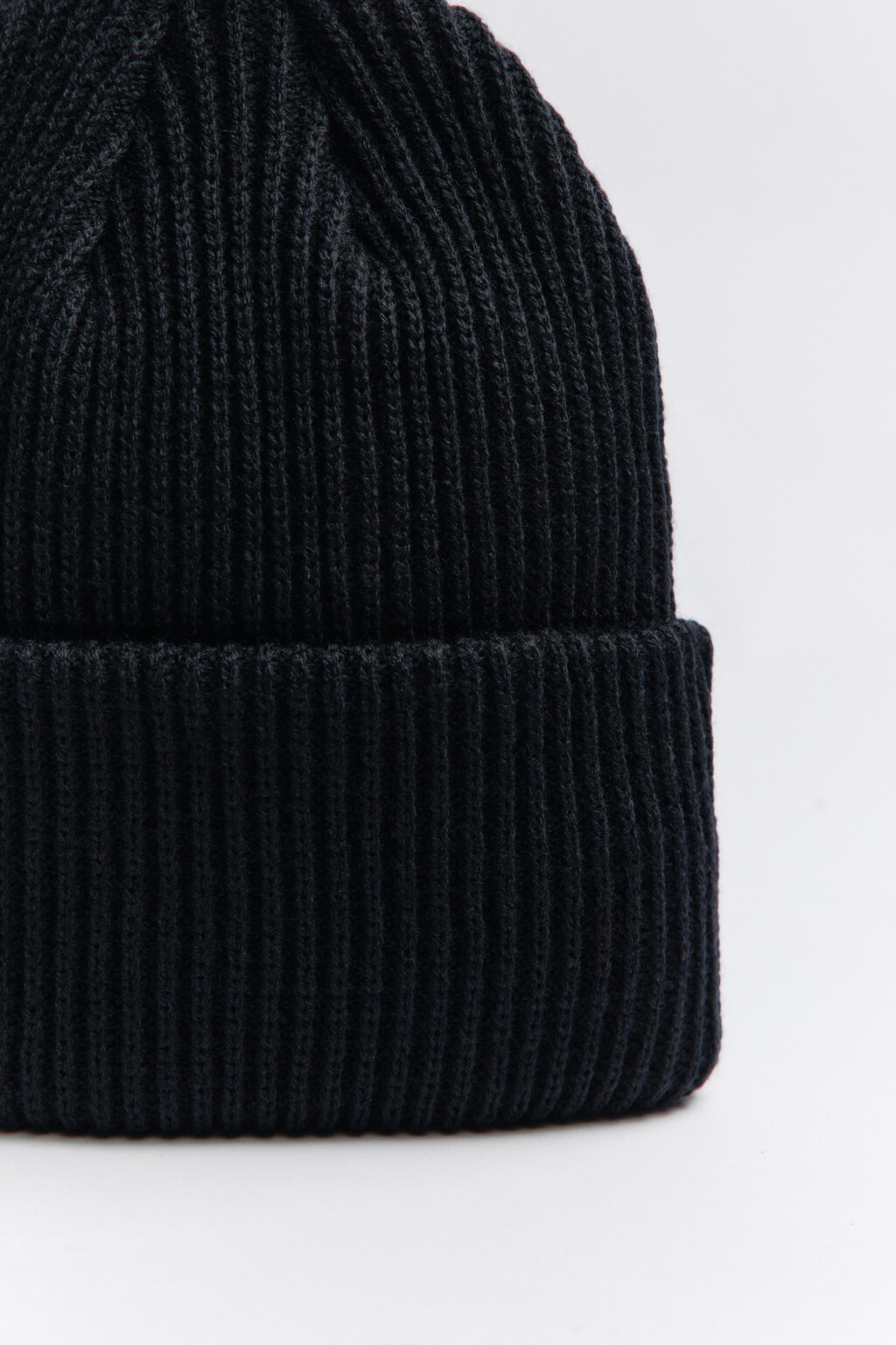 Шапка-бини из переработанных материалов - цвет черный - 5