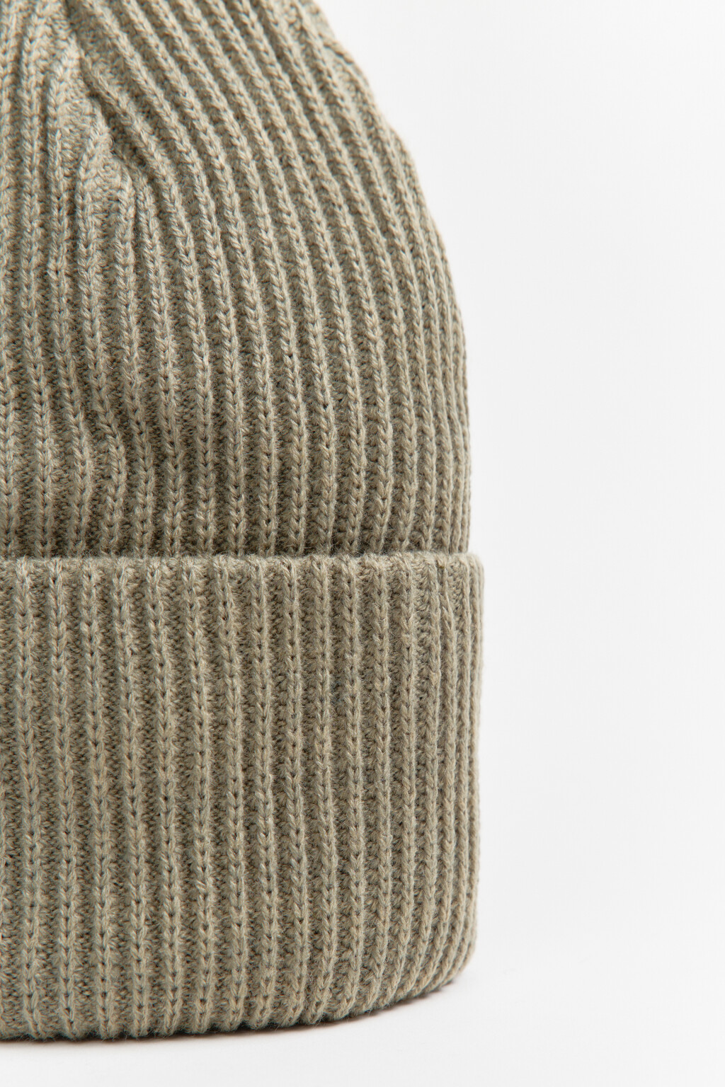 Шапка-бини вязаная в рубчик - цвет зеленый - 2