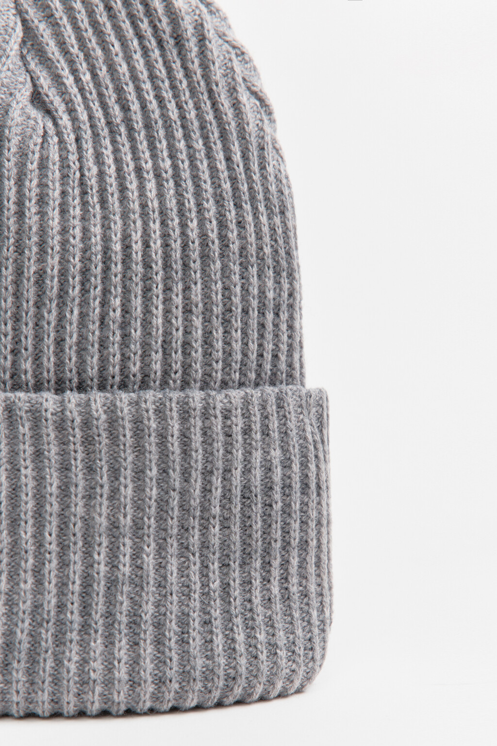 Шапка-бини вязаная в рубчик - цвет серый - 2
