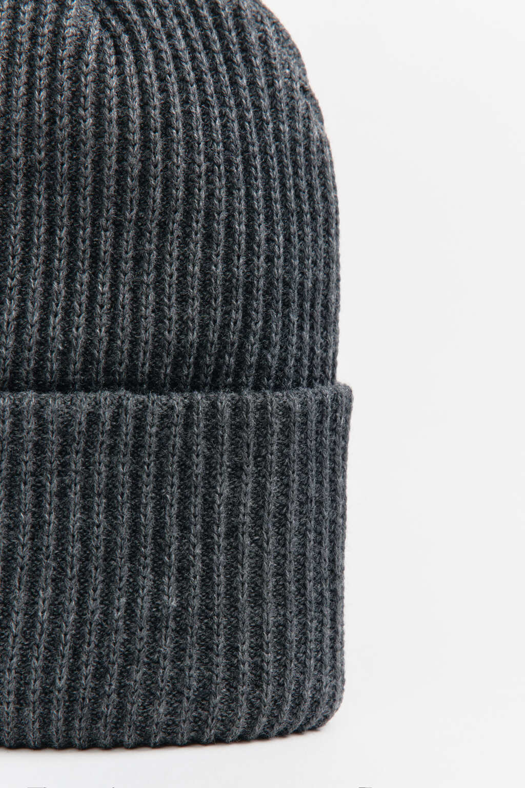 Шапка-бини вязаная в рубчик - цвет серый - 2