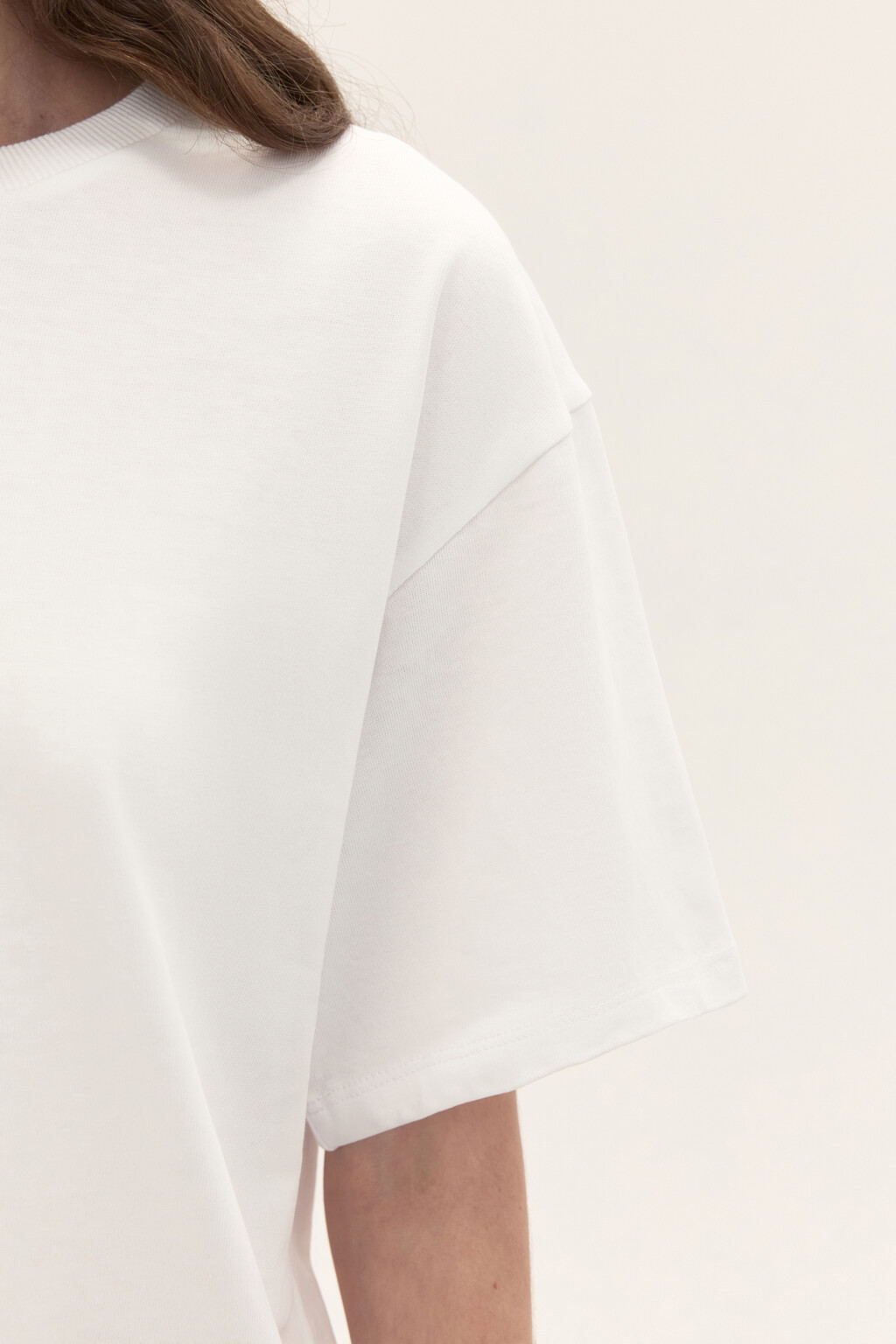 Футболка из плотного трикотажа - цвет белый - 7