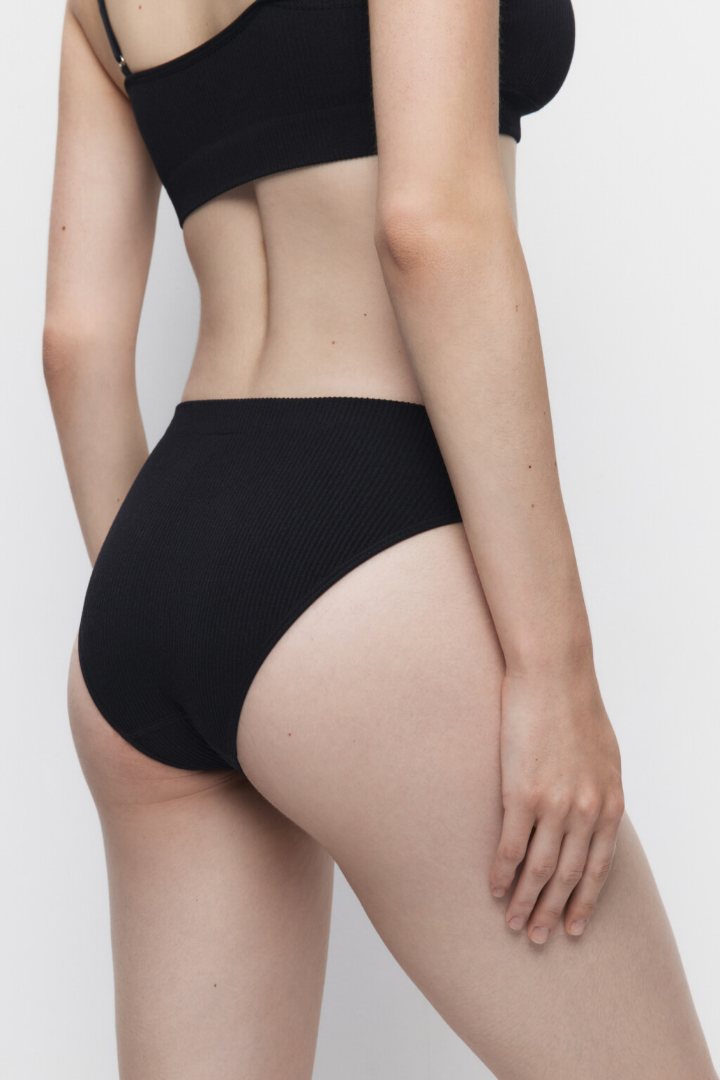 Трусики-слипы KOURTNEY бесшовные в рубчик - цвет черный - 2