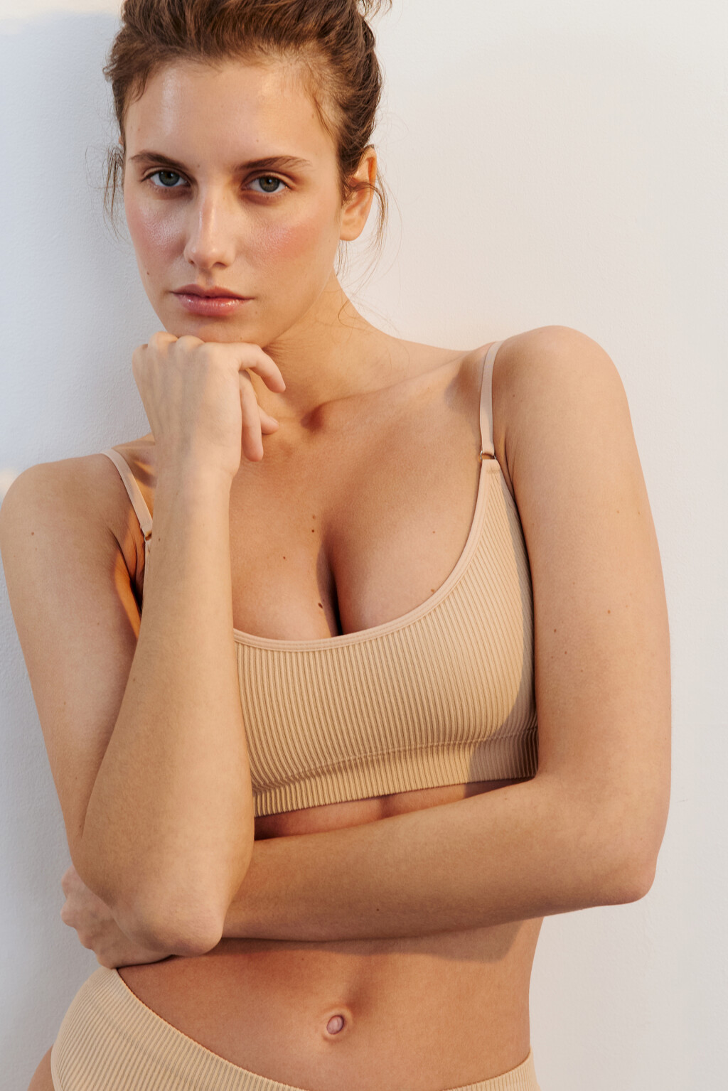 Бюстгальтер-топ KATE бесшовный в рубчик - цвет бежевый - 1