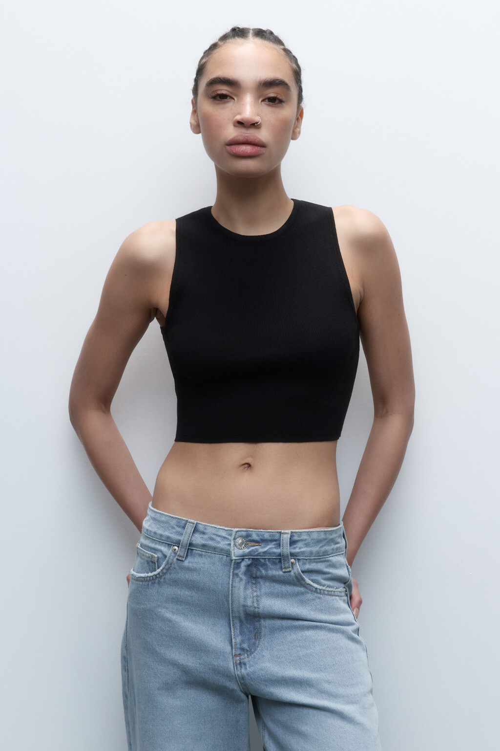 Топ-майка вискозный облегающий тонкой вязки - цвет черный - 2