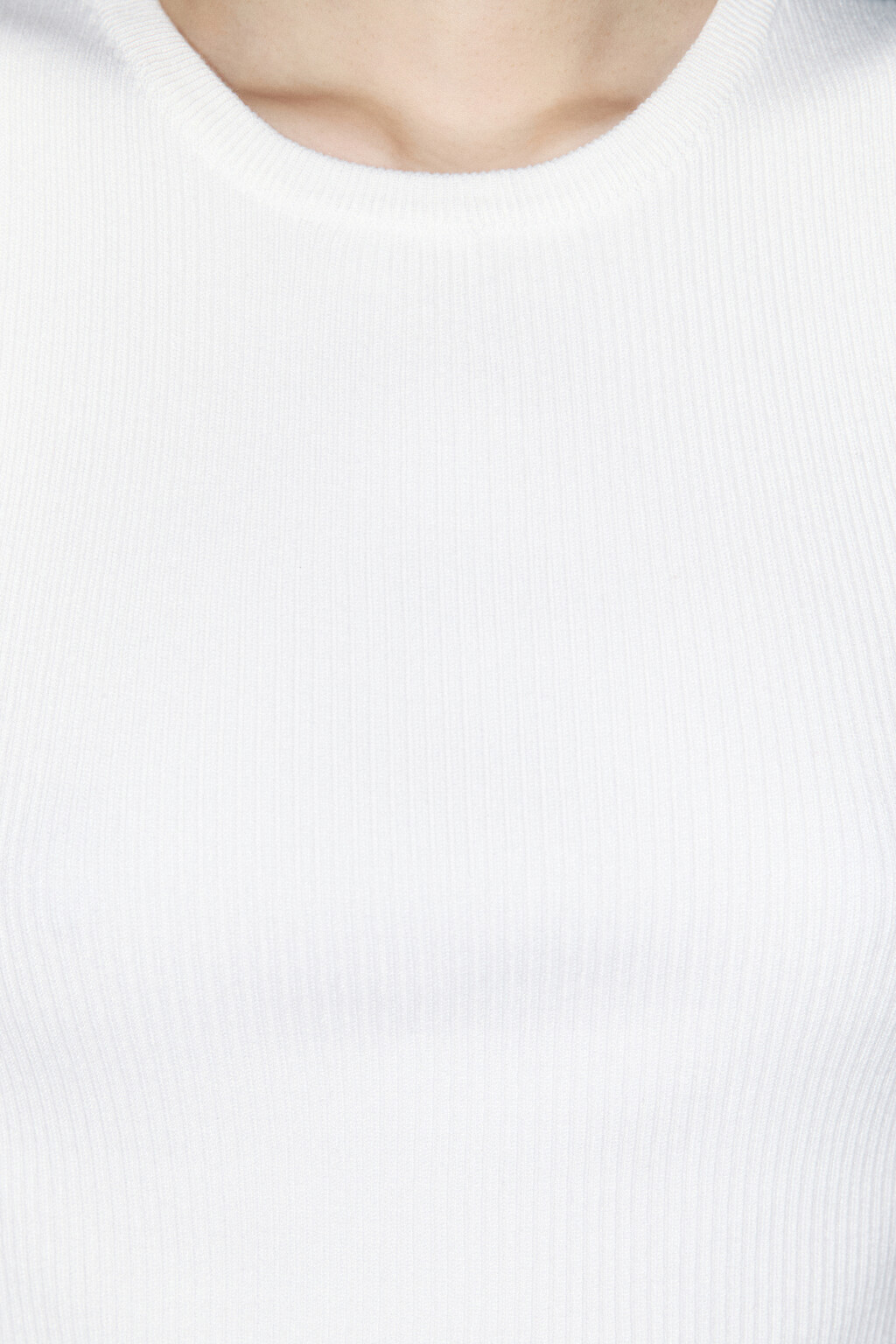 Топ-майка вискозный на широких бретелях - цвет молочный - 7