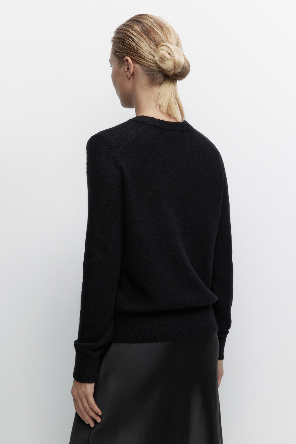 Джемпер толстой вязки базовый - цвет черный - 3