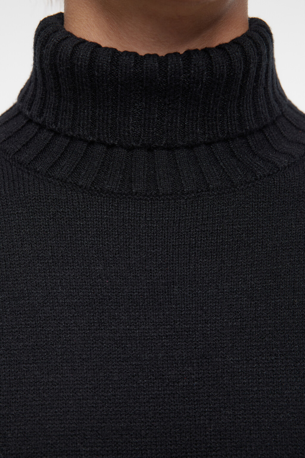 Платье-свитер KnitMidiDress вязаное с разрезом - цвет черный - 6