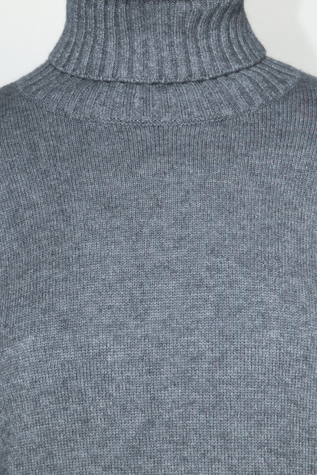 Платье-свитер миди вязаное свободное с разрезом - цвет серый - 6