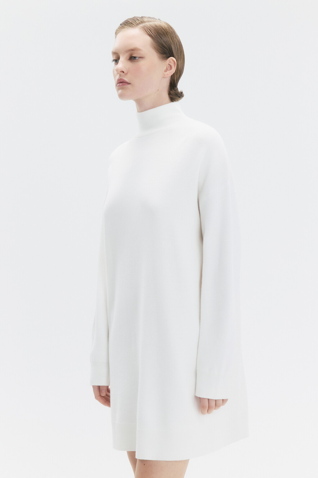 Платье-свитер мини вискозное с воротником - цвет молочный - 3