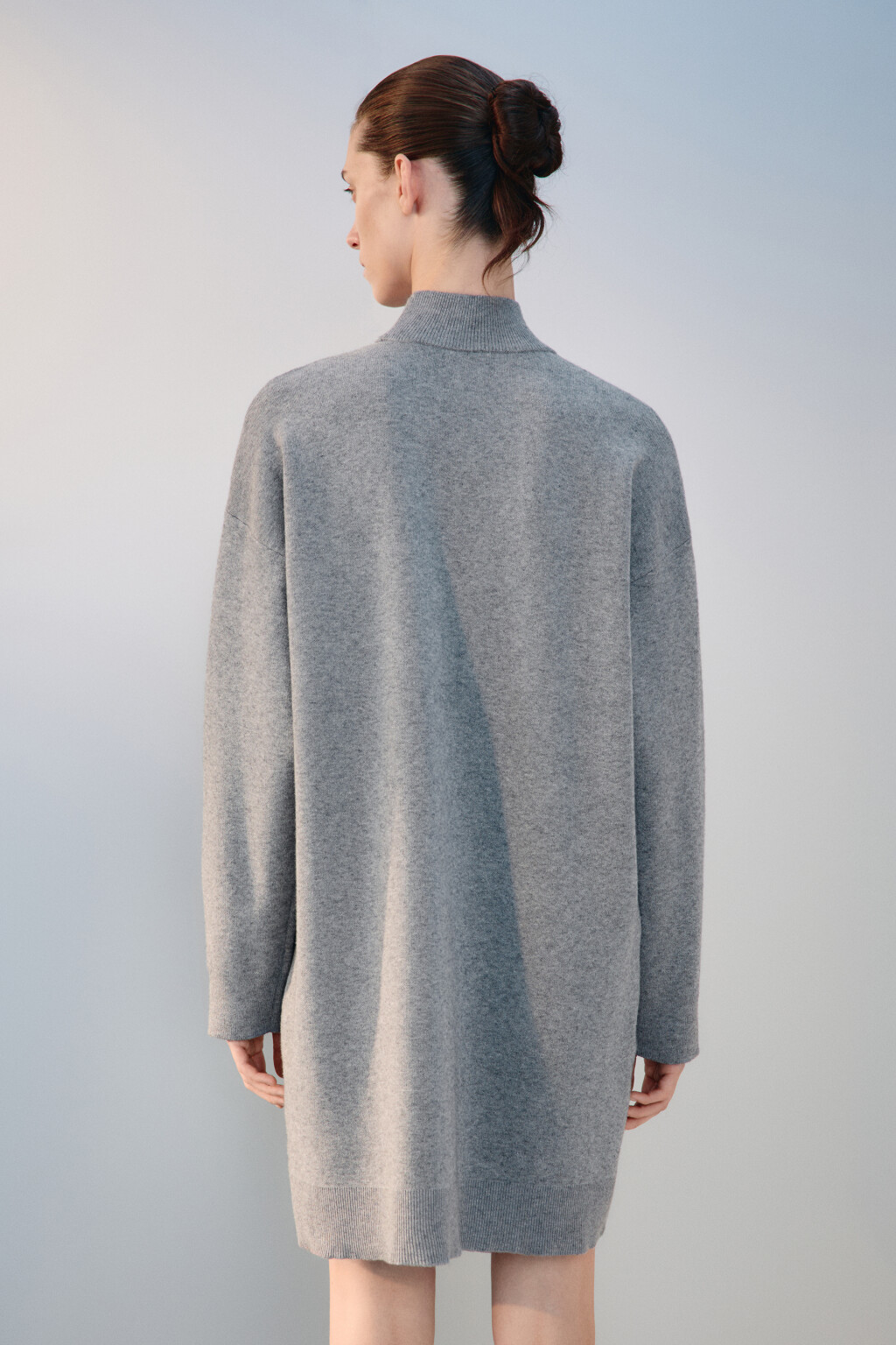 Платье мини вязаное с воротником-стойкой - цвет серый - 3