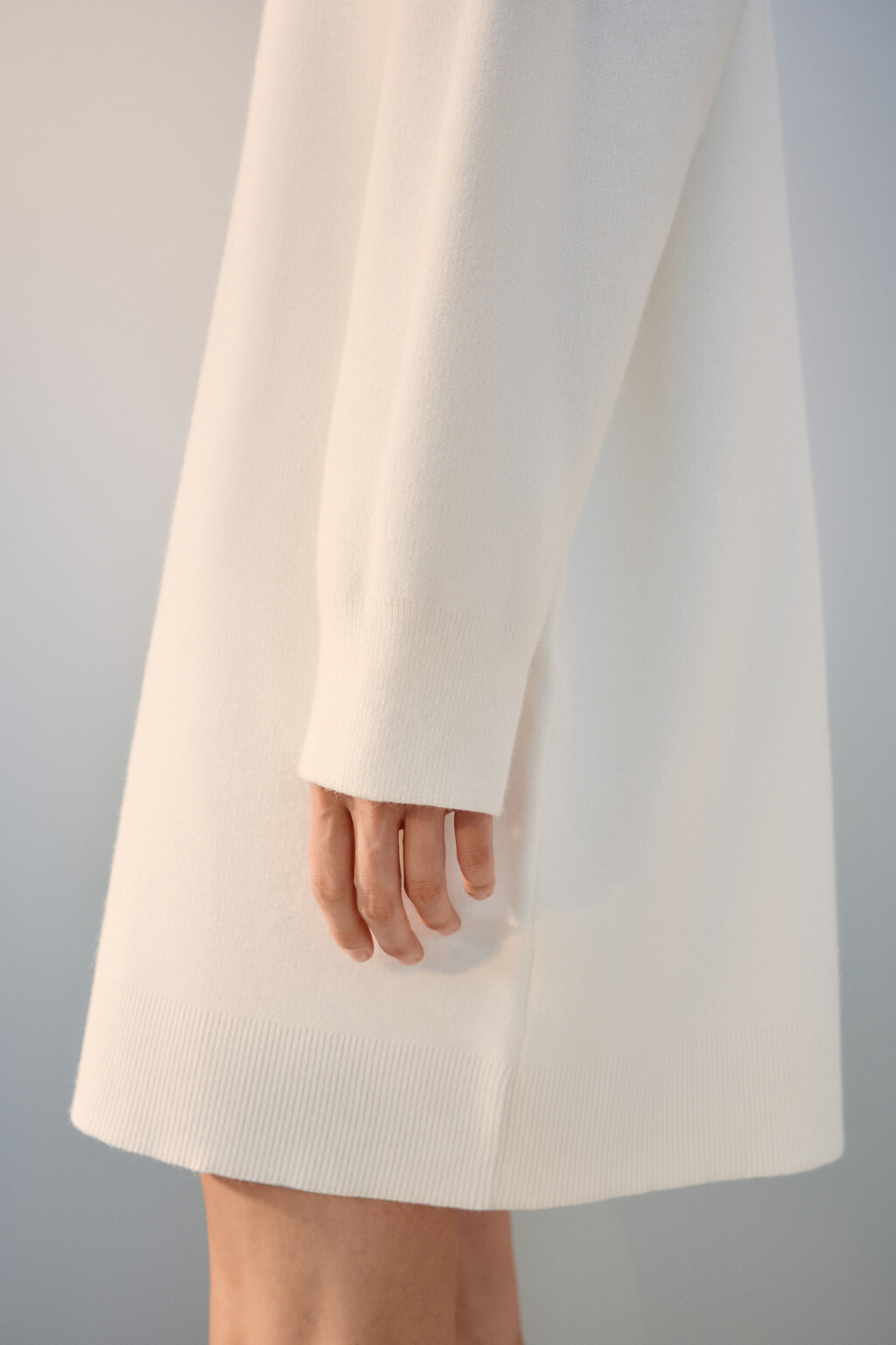 Платье мини вязаное с воротником-стойкой - цвет молочный - 6