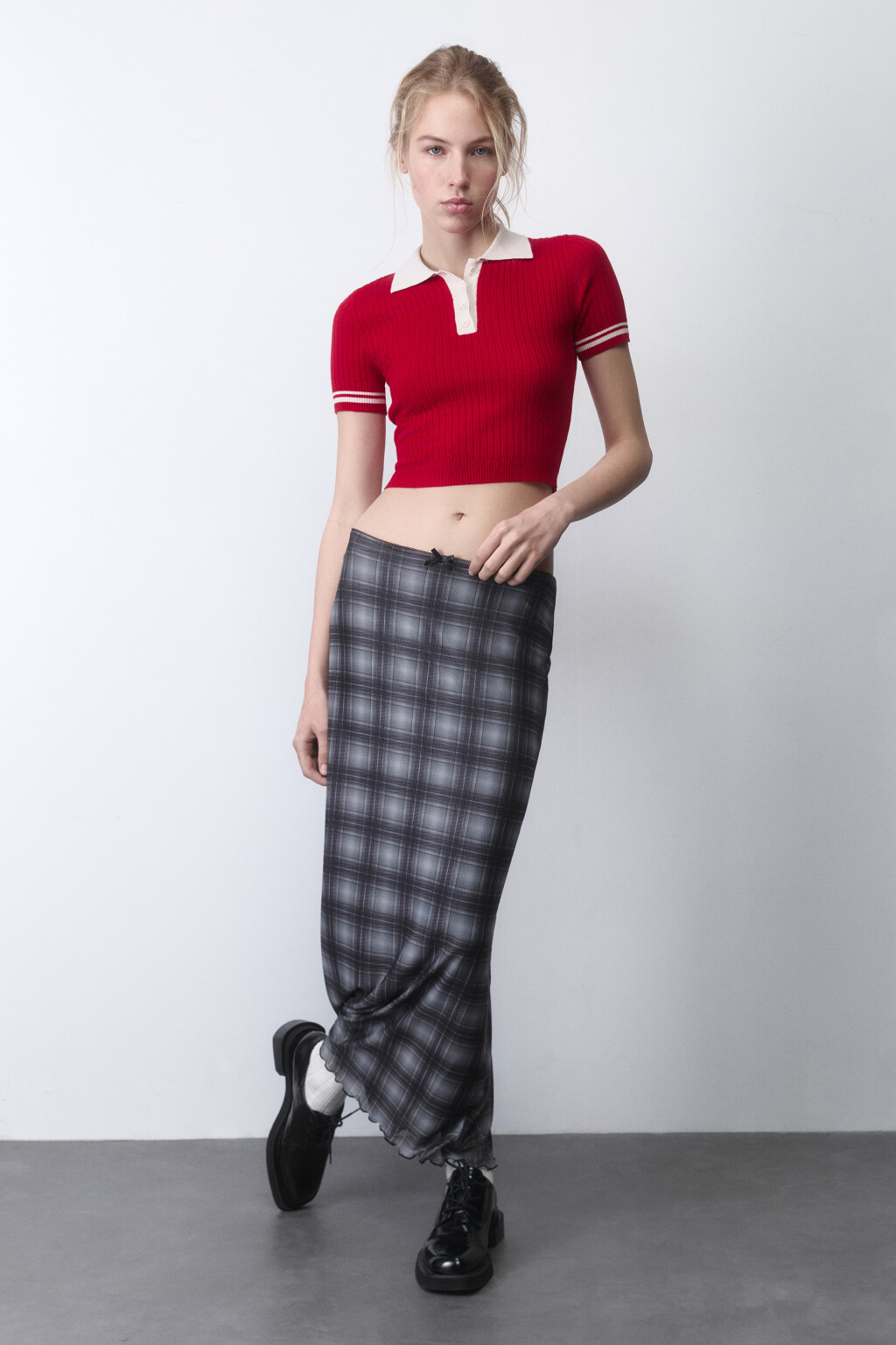 Футболка-поло вискозная в рубчик - цвет красный - 4