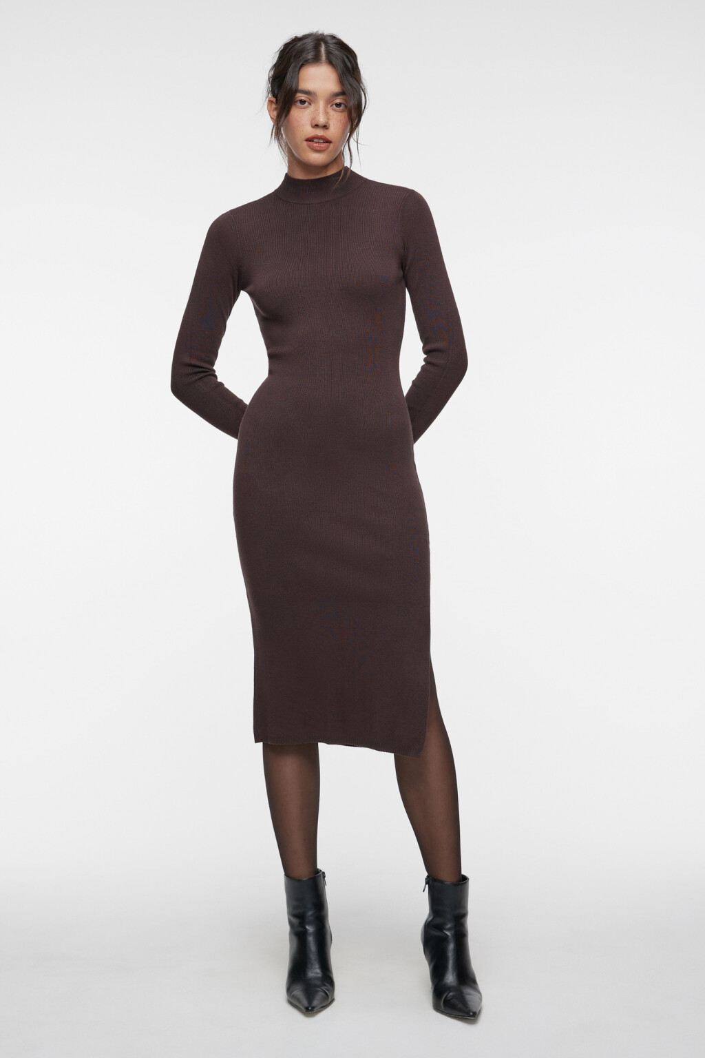 Платье-водолазка миди вискозное облегающее в рубчик knitribdress, цвет ...