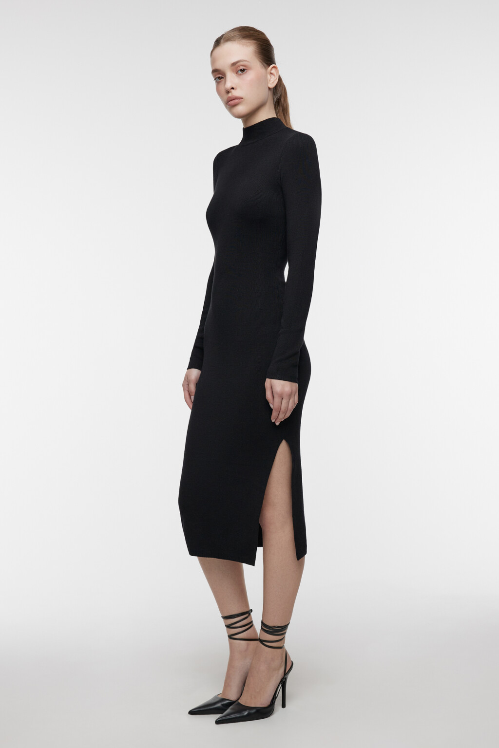 Платье-водолазка миди вискозное облегающее в рубчик - цвет черный - 2