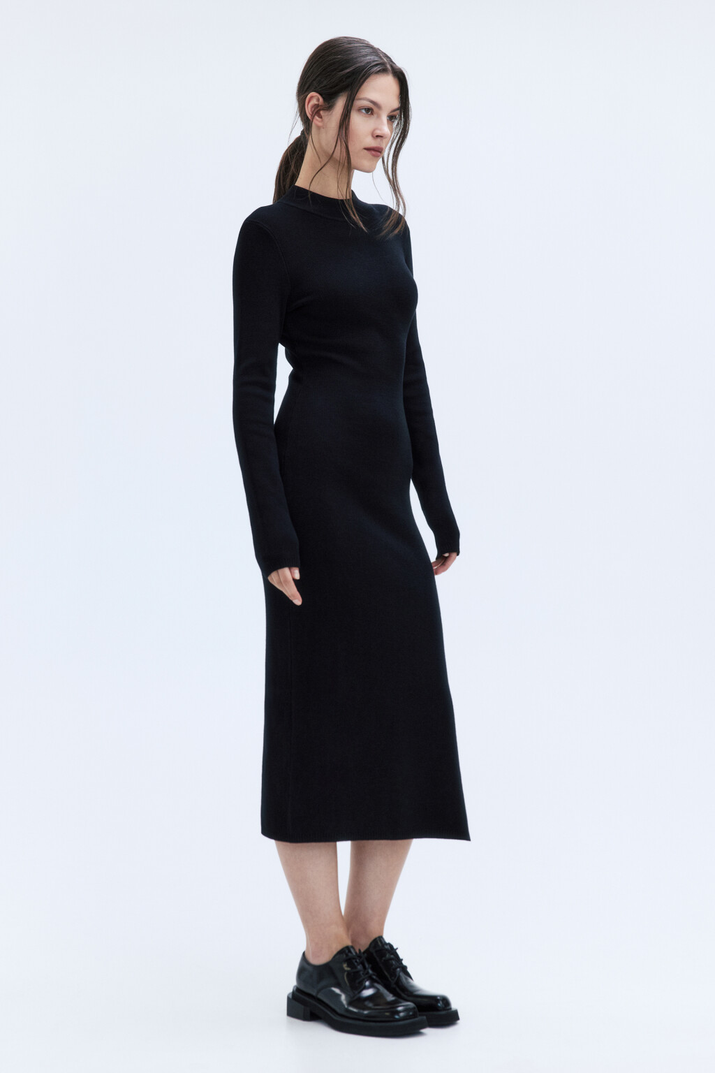 Платье миди вязаное облегающее с разрезом - цвет черный - 4