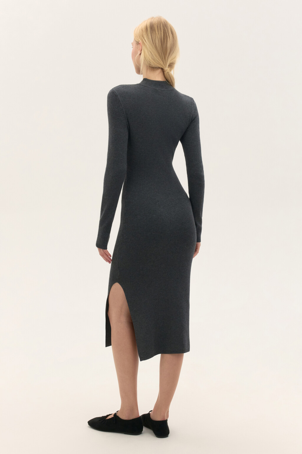 Платье-водолазка миди в рубчик - цвет серый - 3