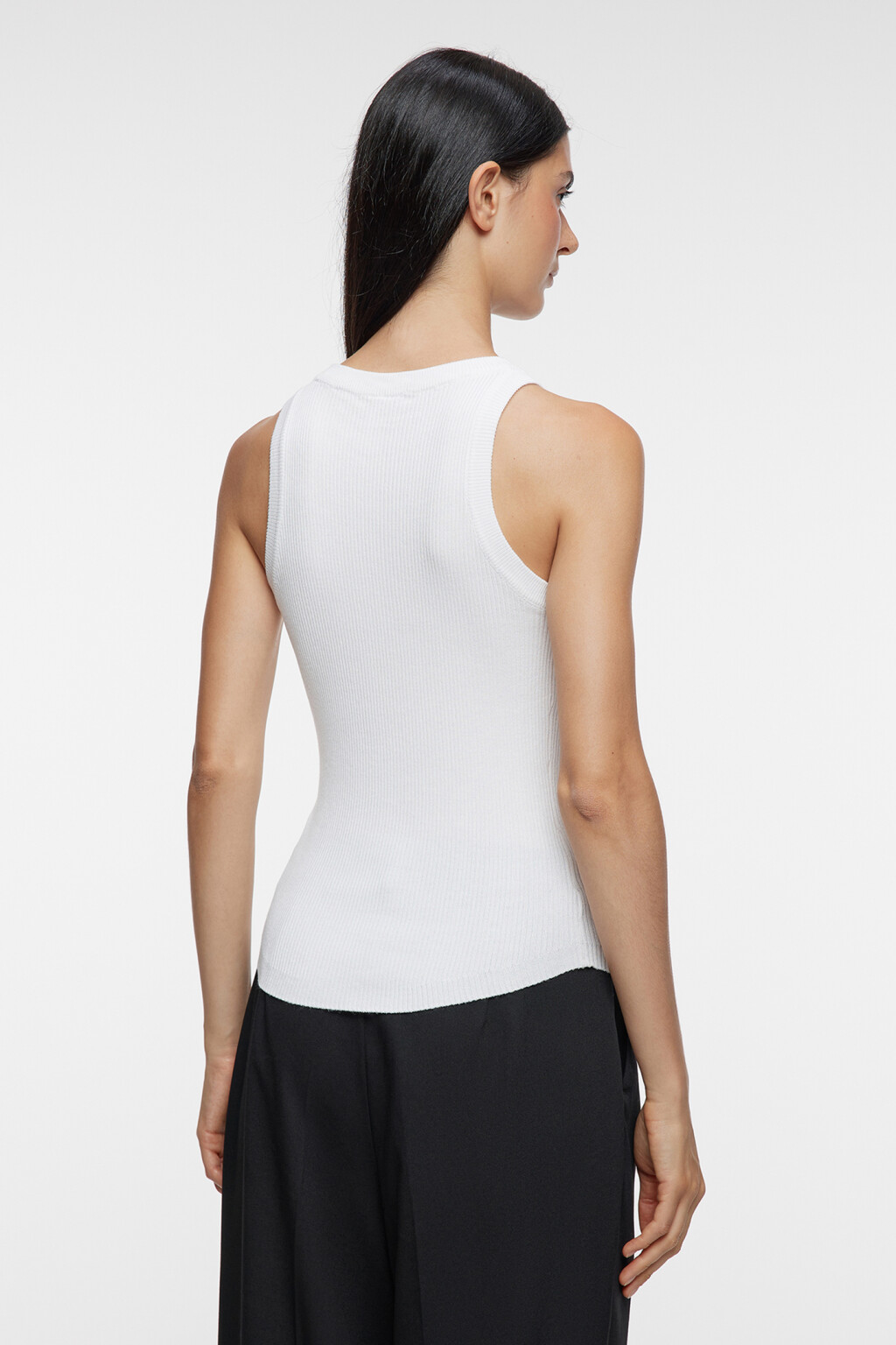 Майка вискозная облегающая на широких бретелях - цвет бежевый - 4