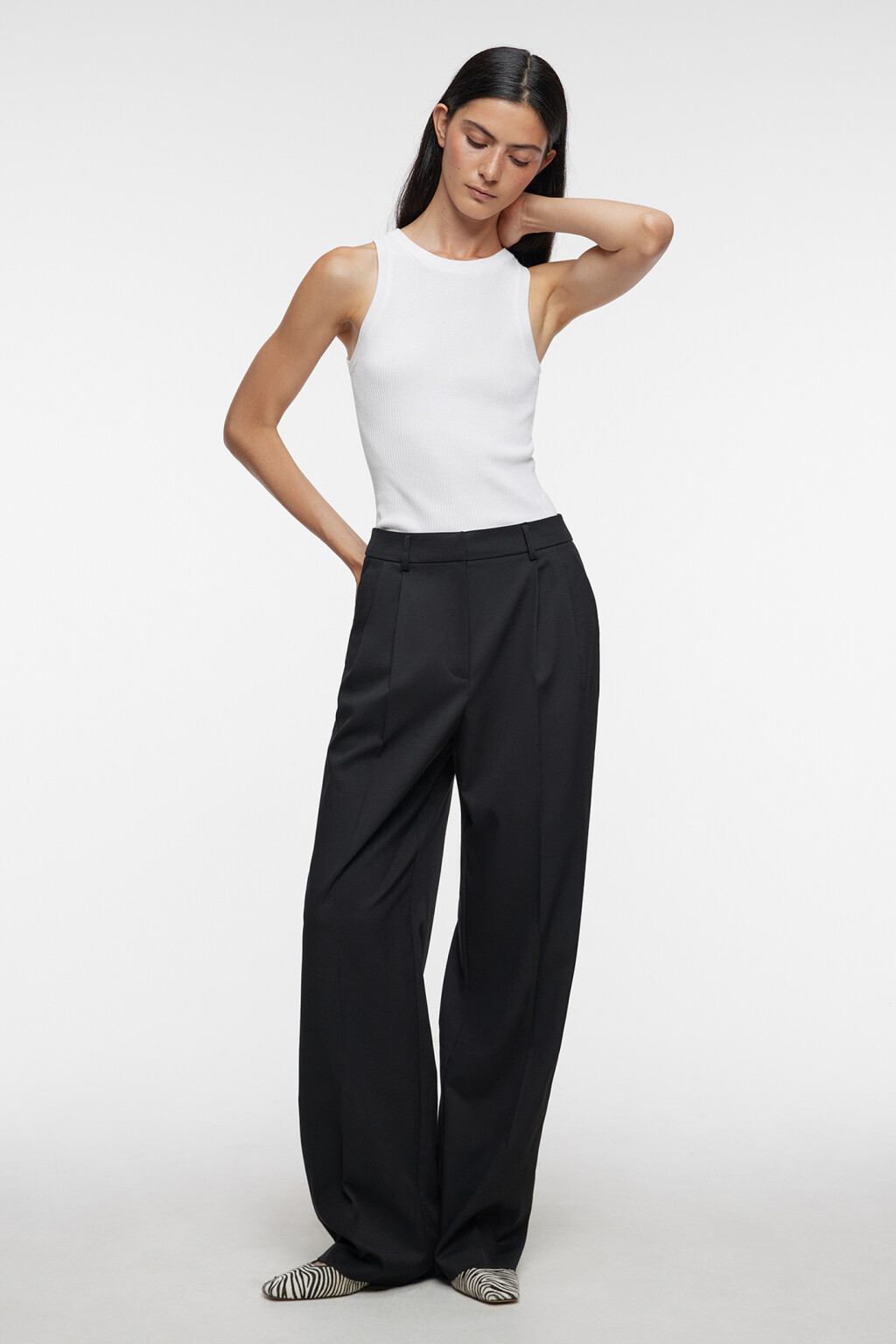 Майка вискозная облегающая на широких бретелях - цвет бежевый - 1