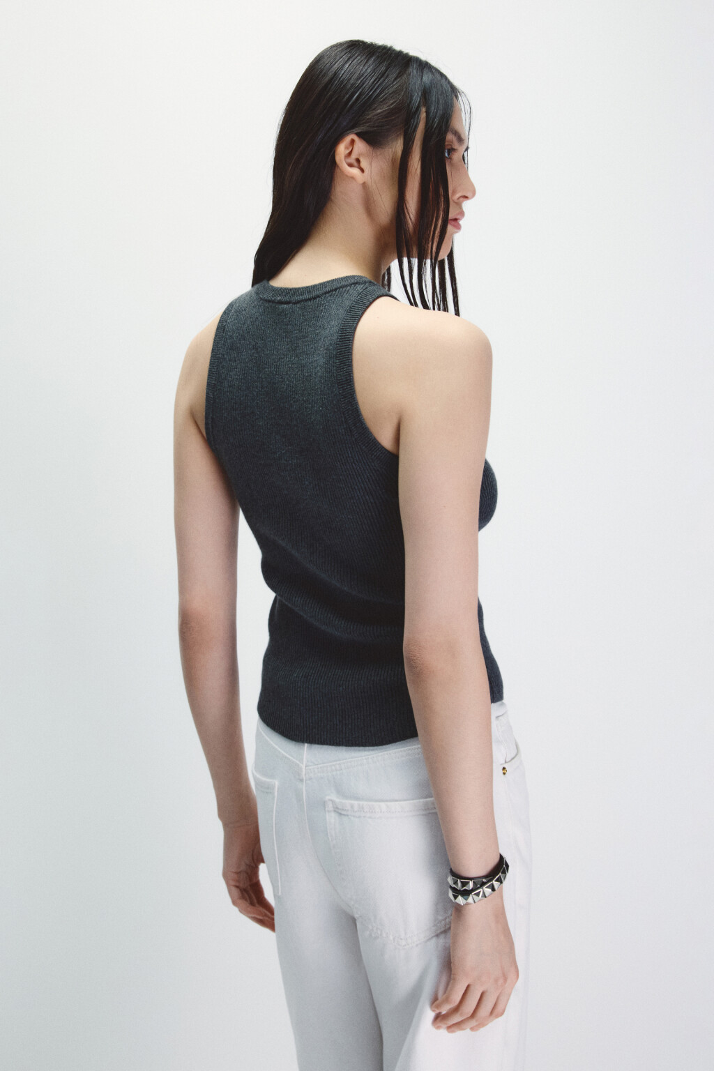 Майка вискозная на широких бретелях - цвет серый - 3