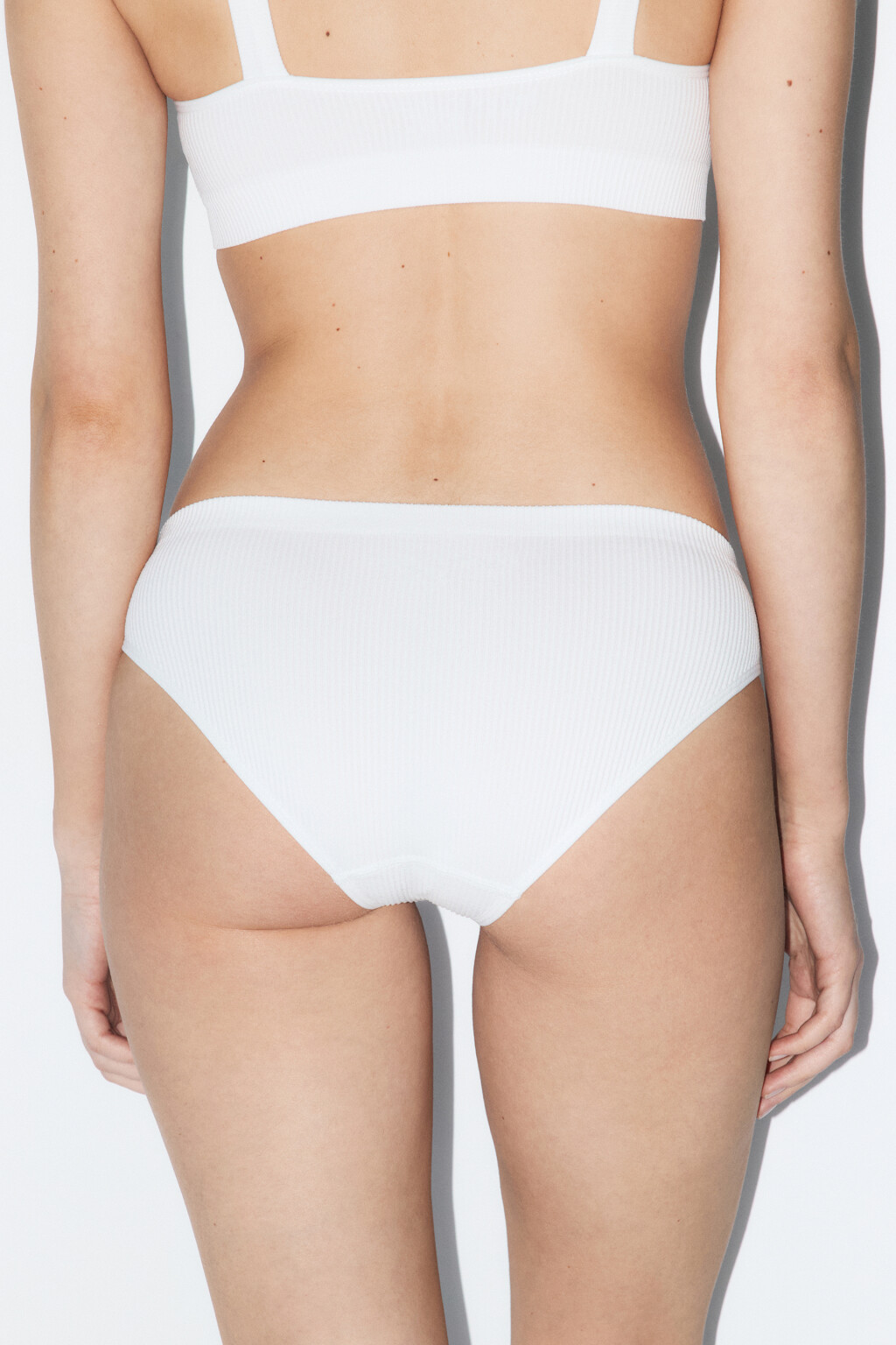 Трусики-слипы бесшовные в рубчик - цвет белый - 2
