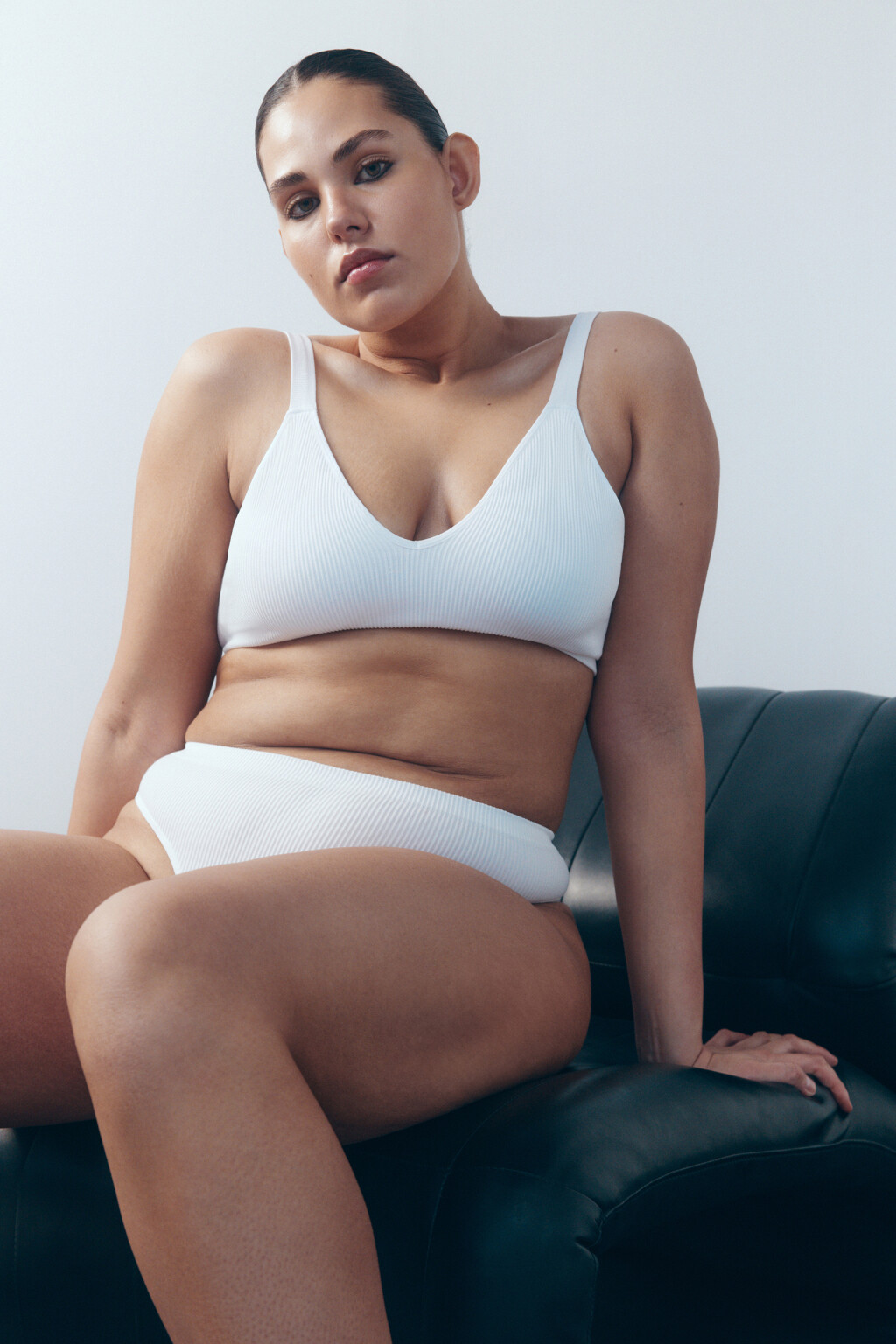 Бюстгальтер-топ KRIS бесшовный в рубчик - цвет белый - 5