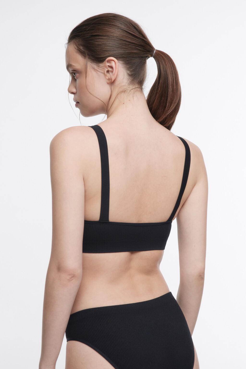 Бюстгальтер-топ KRIS бесшовный в рубчик - цвет черный - 2