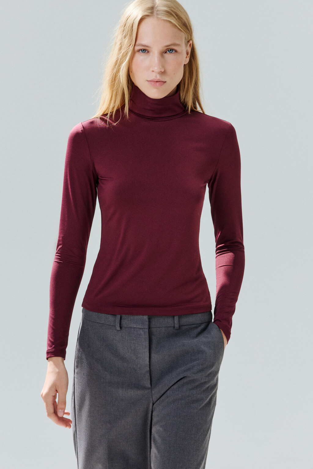 Водолазка из гладкого трикотажа - цвет бордовый - 1