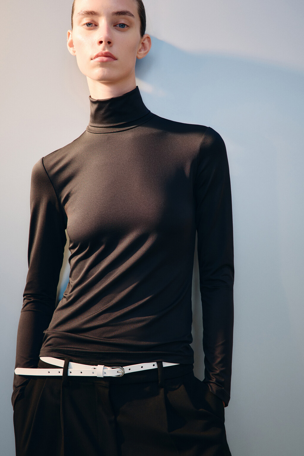 Водолазка гладкая с воротником-стойкой - цвет черный - 1