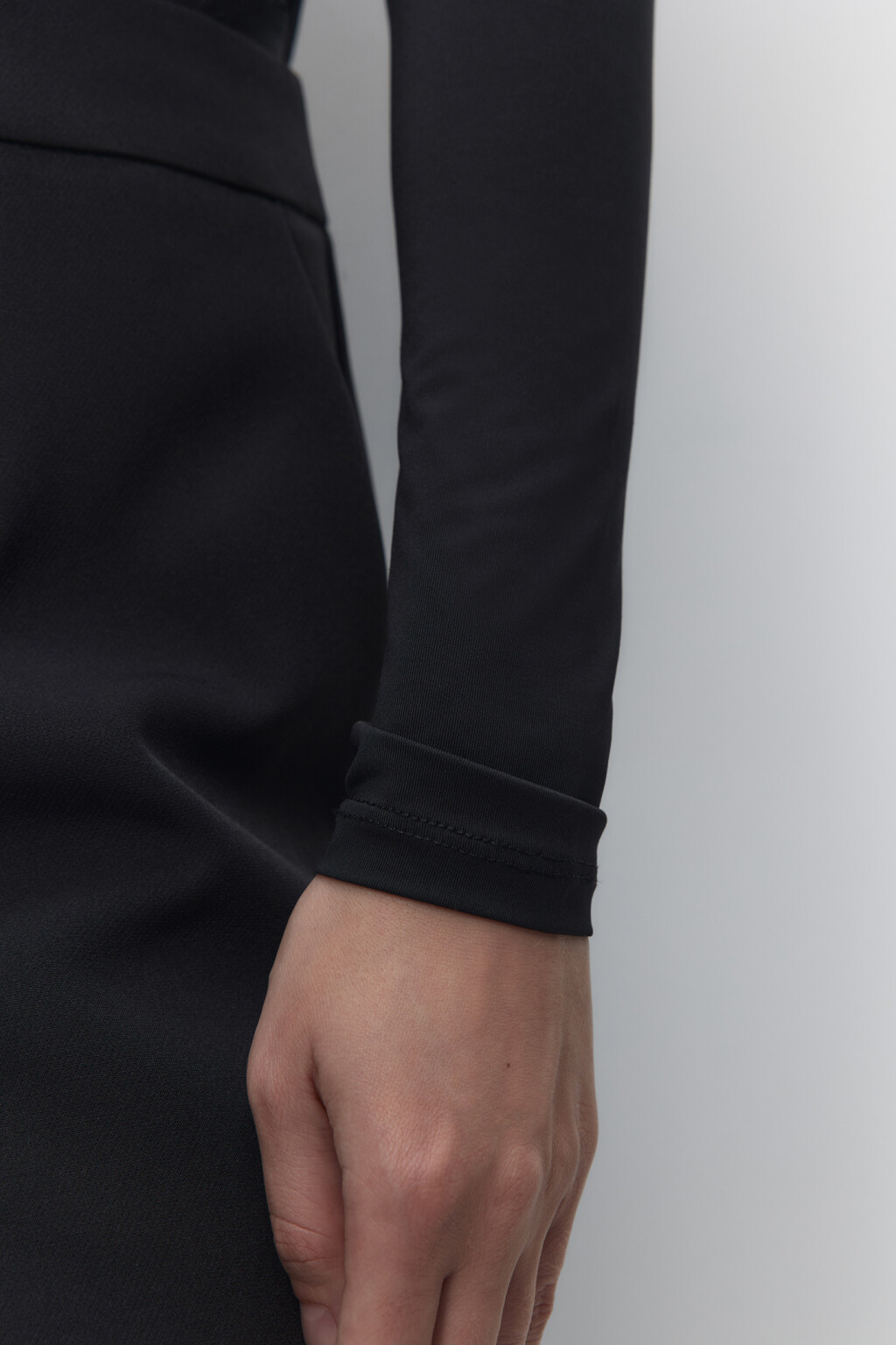 Водолазка LILY гладкая с воротником-гольфом - цвет черный - 7