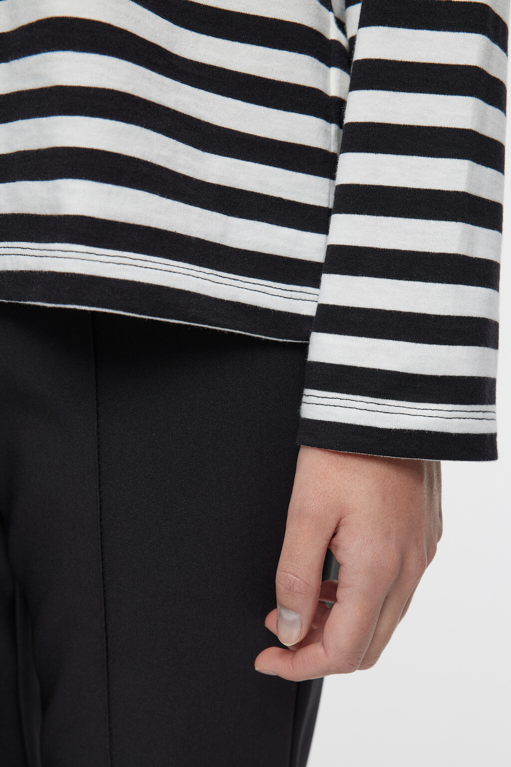 Лонгслив хлопковый прямого кроя в полоску - цвет черный - 6