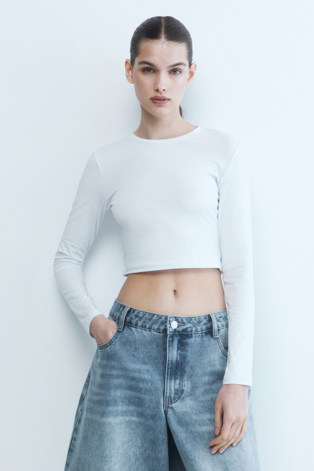 Лонгслив хлопковый укороченный с круглым вырезом - цвет белый - 2