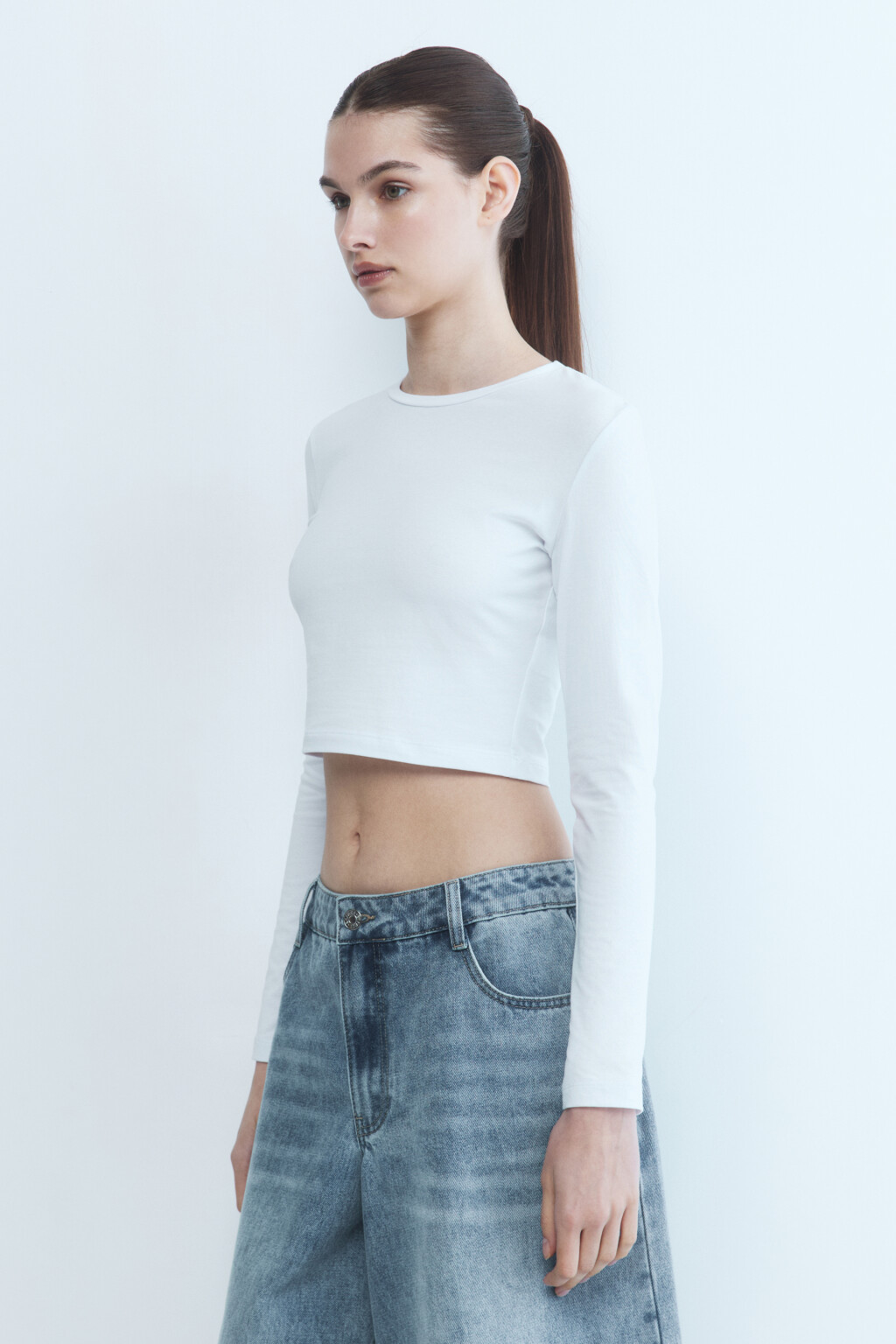 Лонгслив хлопковый укороченный с круглым вырезом - цвет белый - 3