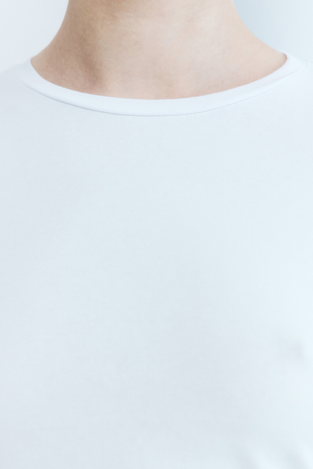 Лонгслив хлопковый укороченный с круглым вырезом - цвет белый - 6