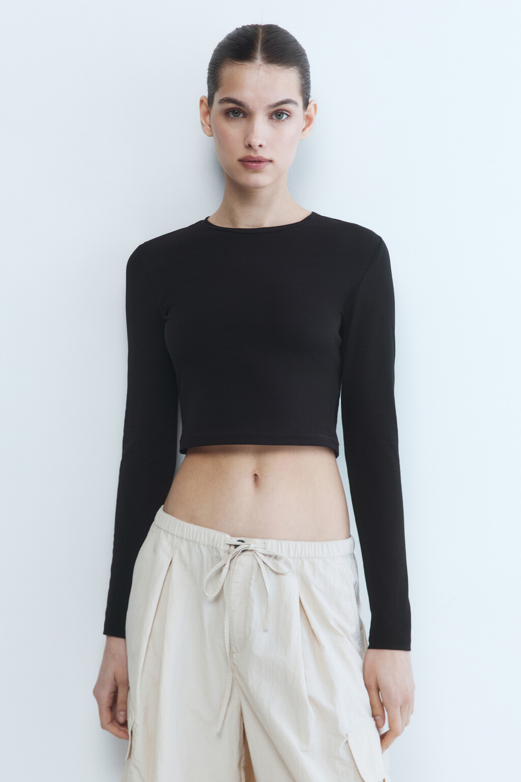 Лонгслив хлопковый укороченный с круглым вырезом - цвет черный - 3