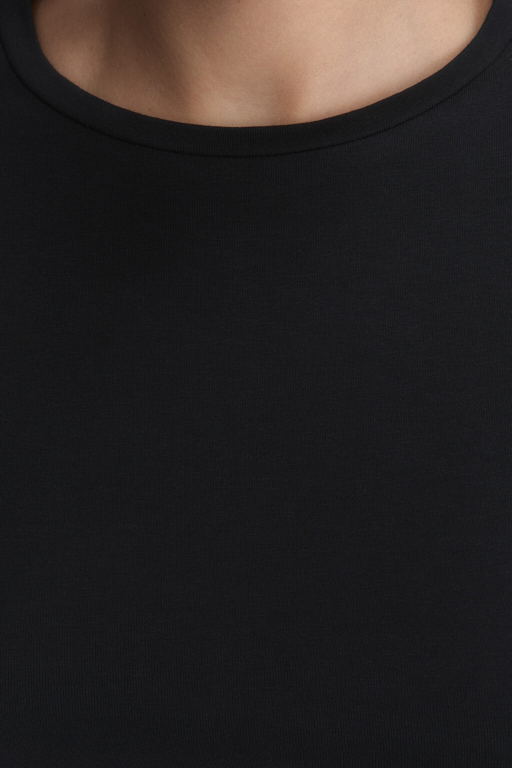 Лонгслив укороченный базовый из хлопка - цвет черный - 6