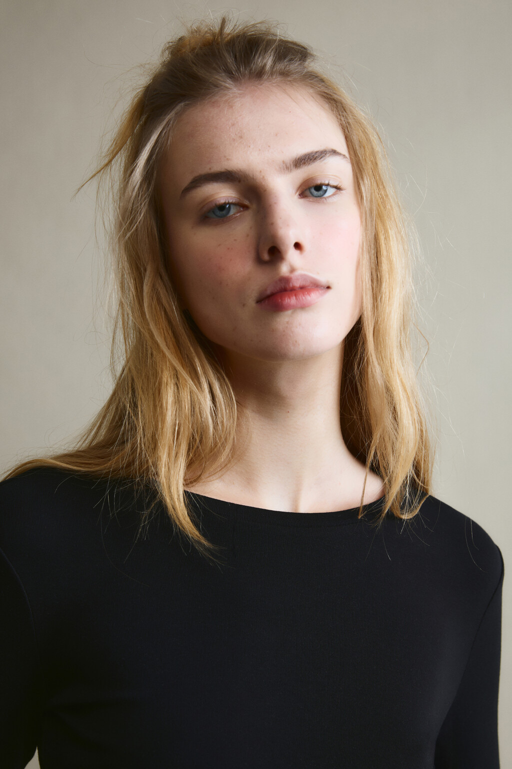 Лонгслив укороченный базовый из хлопка - цвет черный - 6