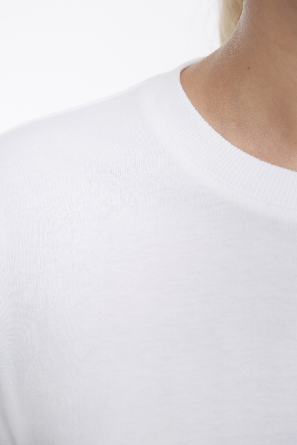 Лонгслив хлопковый свободный в базовых цветах - цвет белый - 5