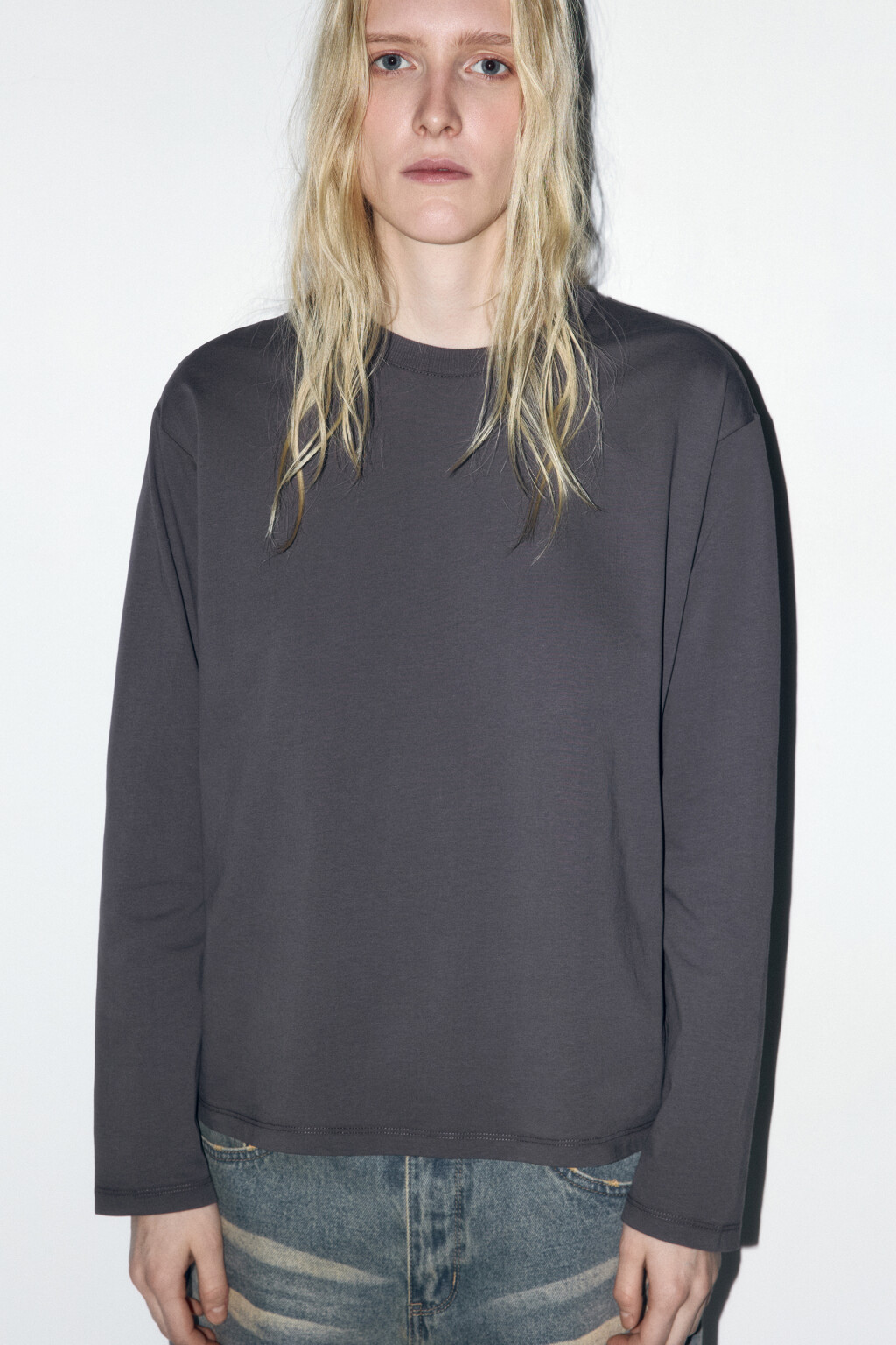 Лонгслив базовый из хлопкового трикотажа - цвет серый - 2