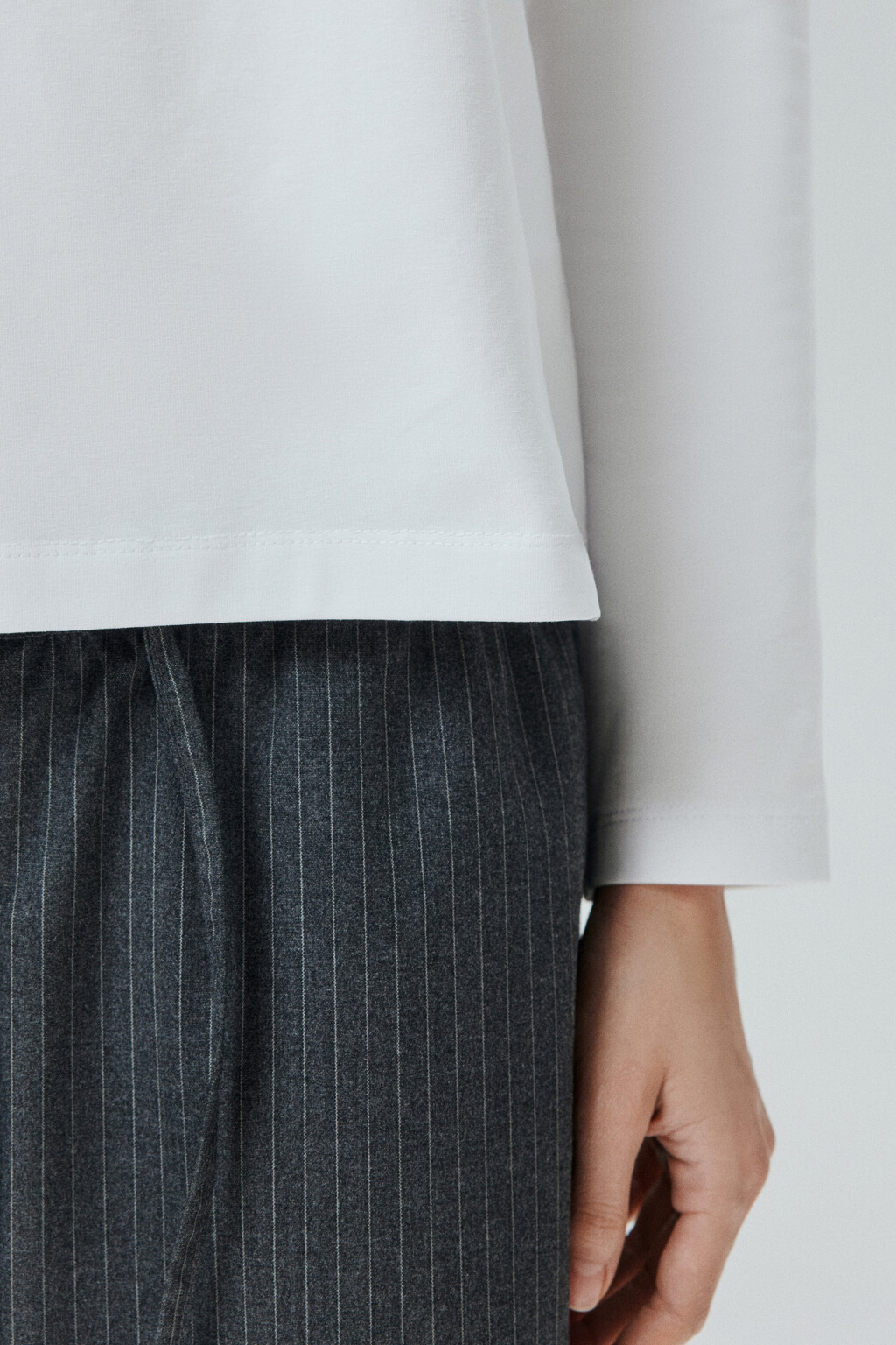 Лонгслив базовый из хлопкового трикотажа - цвет белый - 6