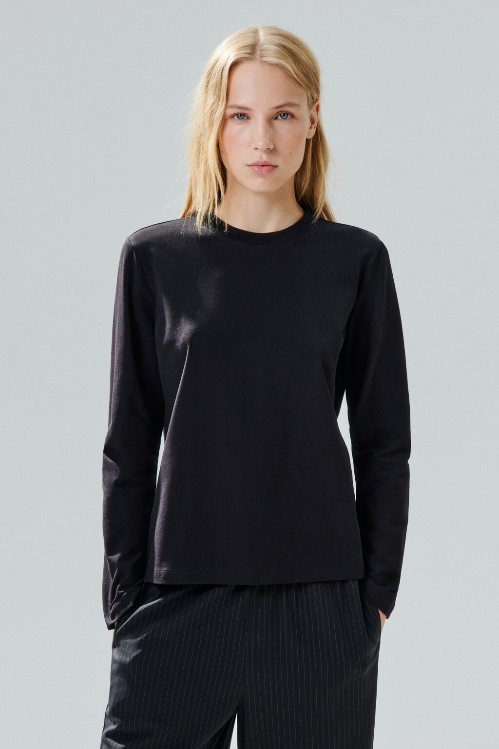 Лонгслив базовый из хлопкового трикотажа - цвет черный - 2