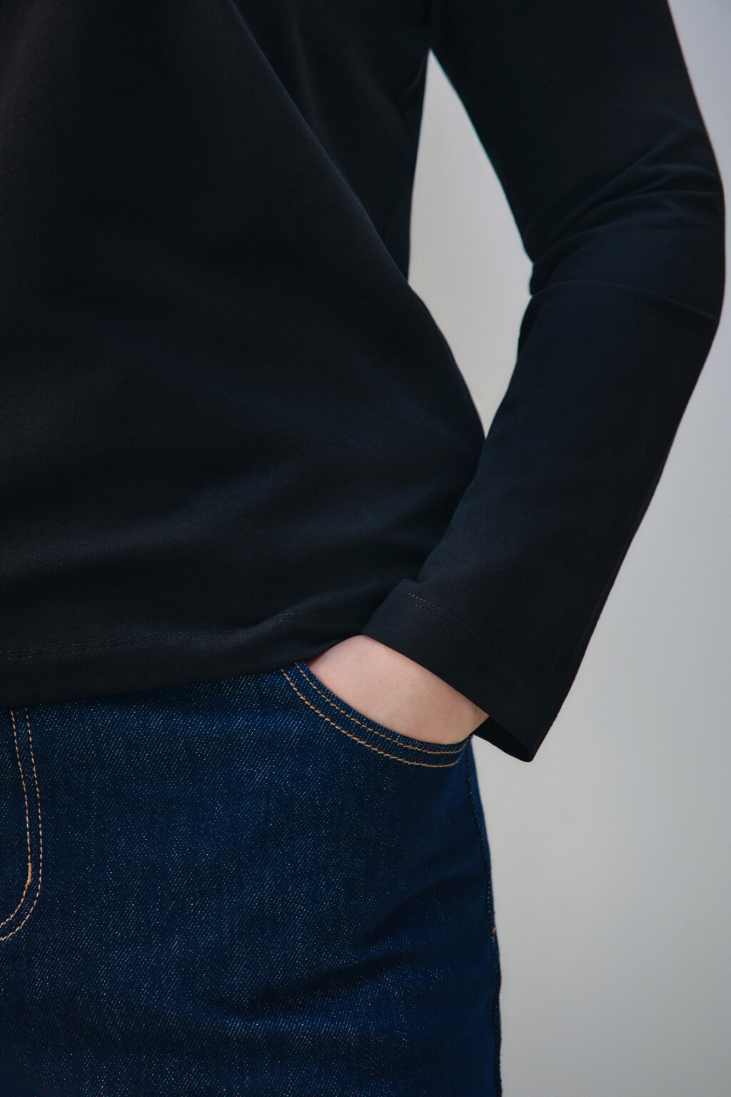 Лонгслив базовый из хлопкового трикотажа - цвет черный - 6