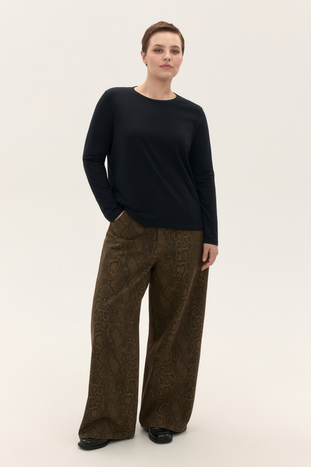 Лонгслив из хлопкового трикотажа - цвет черный - 4