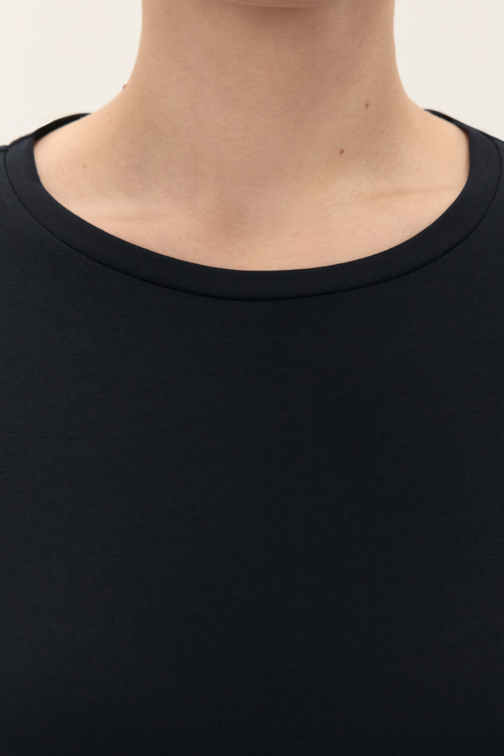 Лонгслив из хлопкового трикотажа - цвет черный - 5