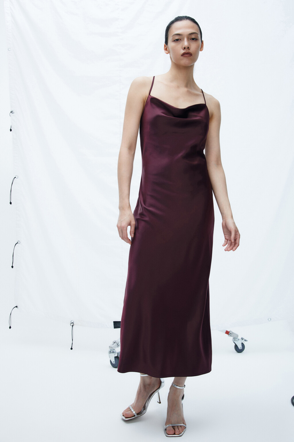 Платье-комбинация миди атласное - цвет красный - 1