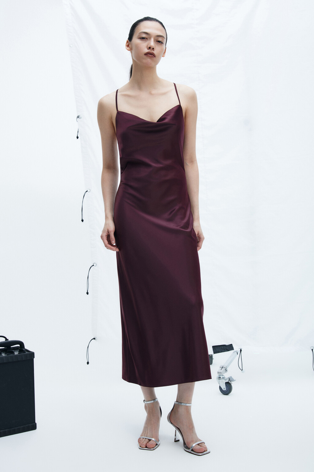 Платье-комбинация миди атласное - цвет красный - 2