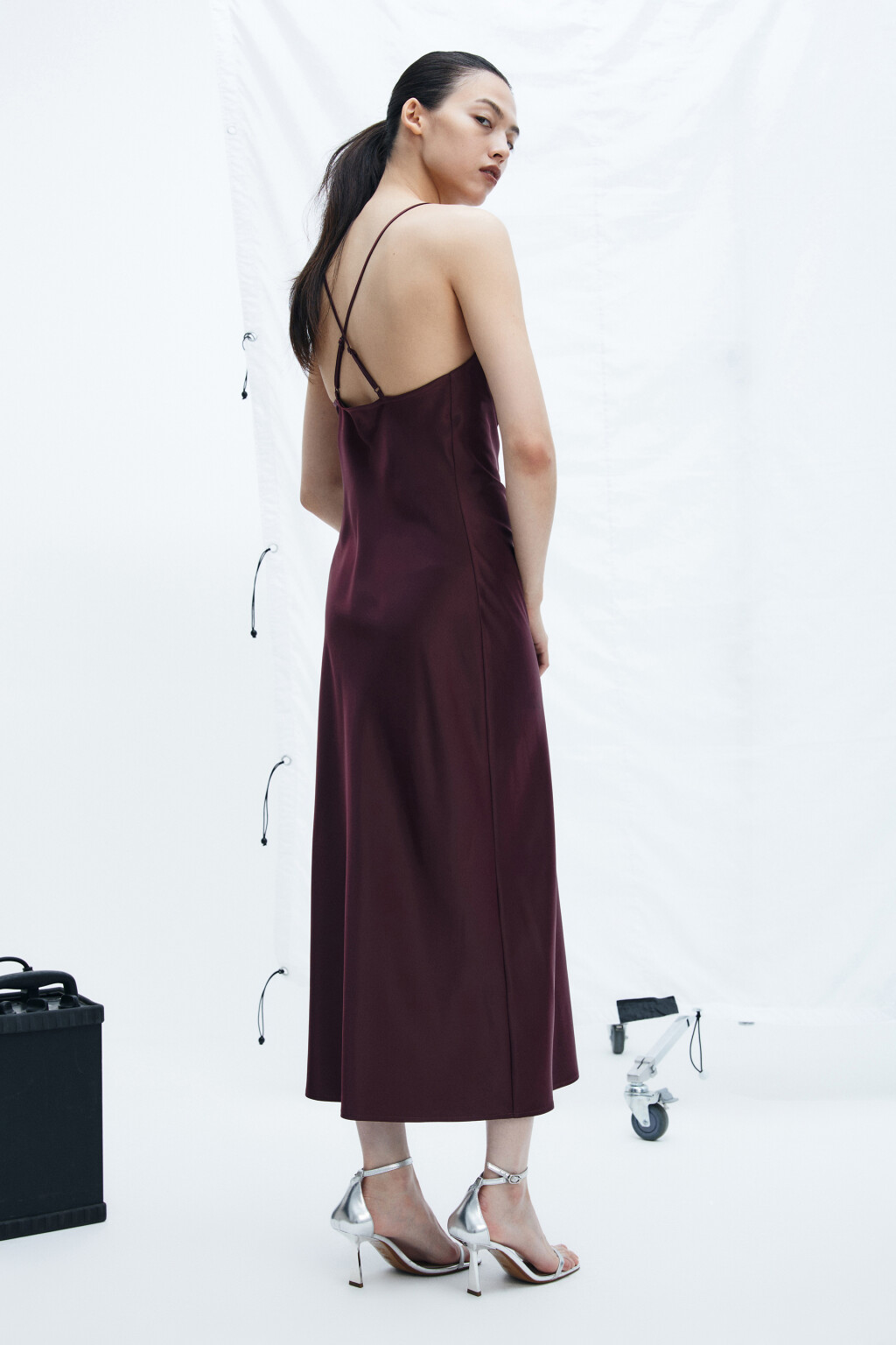 Платье-комбинация миди атласное - цвет красный - 3